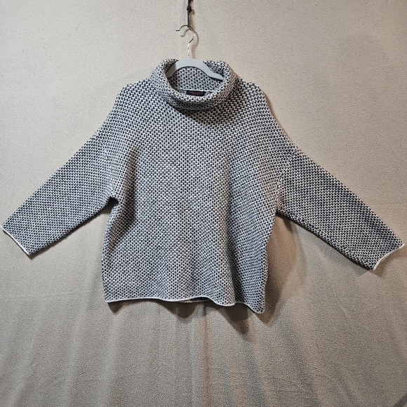 Christian Siriano Sweaters - Christian Siriano 1X Gray Loosekint Cowl Neck Sweater